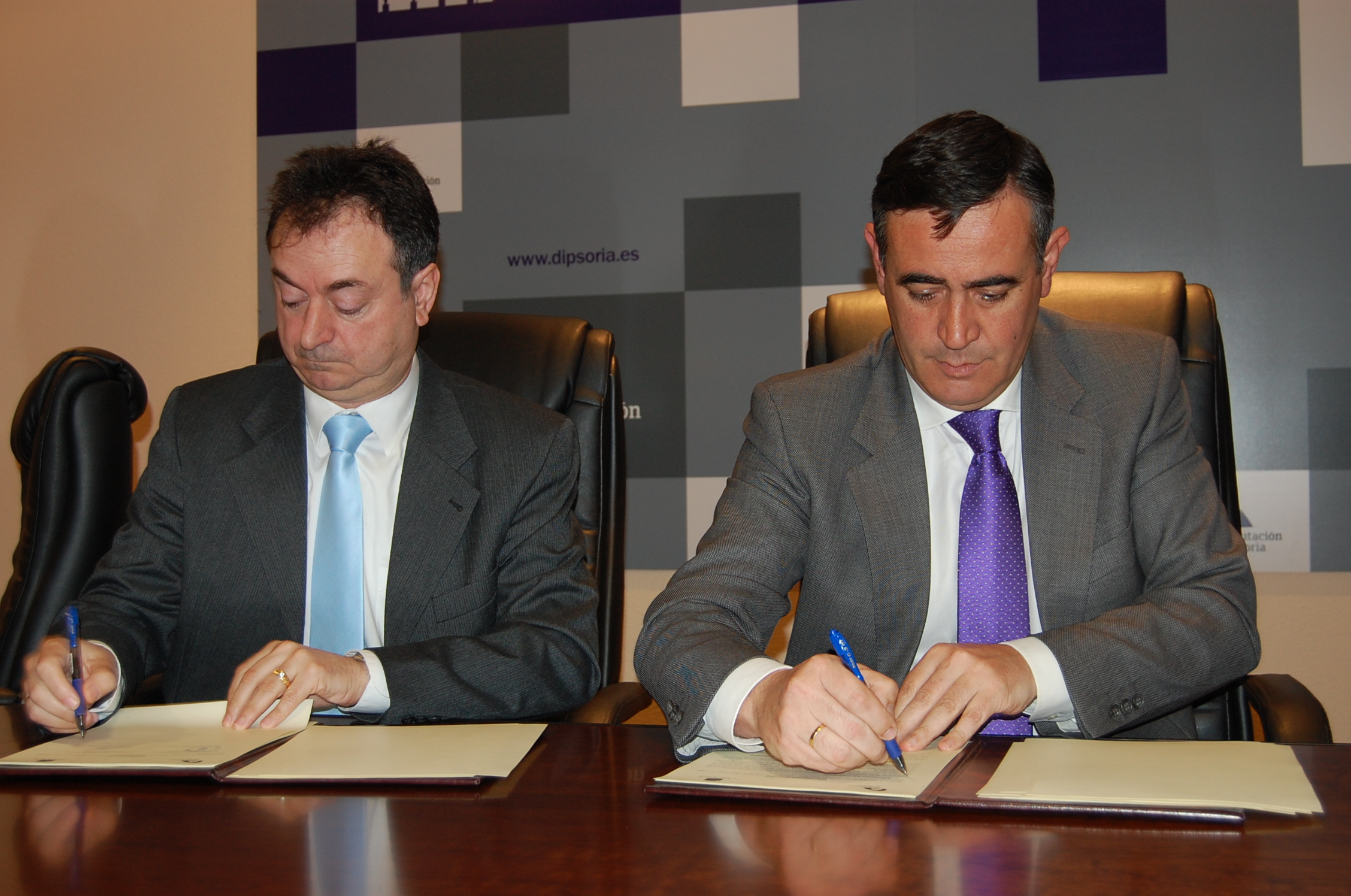 LA DIPUTACIÓN APORTA 34.000 EUROS AL AYUNTAMIENTO DE EL BURGO DE OSMA PARA LA FINANCIACIÓN DE ACTIVIDADES DEPORTIVAS, CULTURALES, CURSOS DE VERANO Y MANTENIMIENTO DEL CENTRO DE  EDUCACIÓN INFANTIL